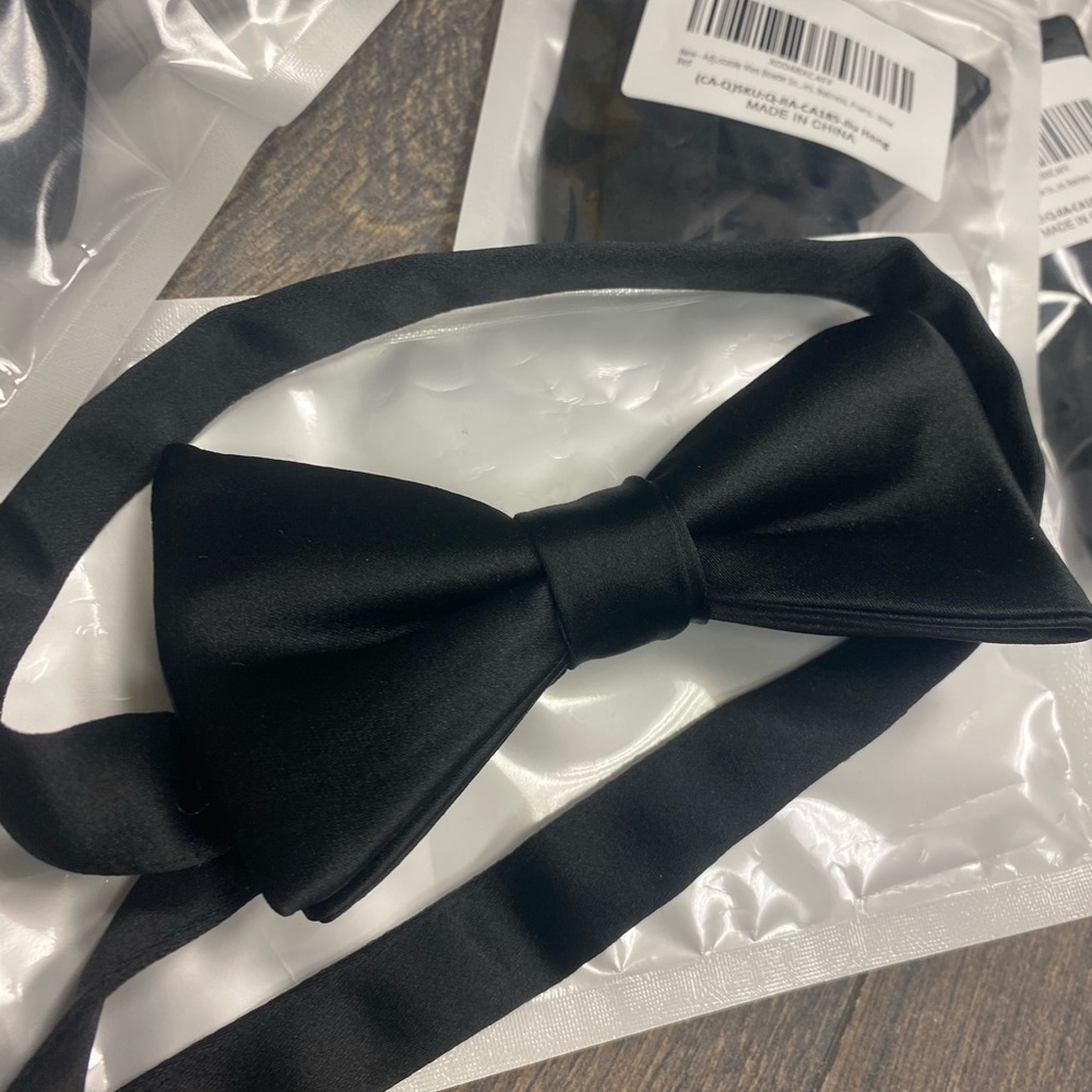 🖤 Black Bow Tie 🖤